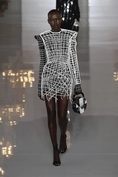 Paris France September Model Walks Runway Balmain Show Part Paris — Stock Photo, Image