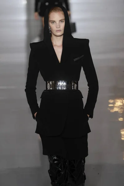 Model Julie Hoomans walks on the runway during the Louis Vuitton Fashion  Show during Paris Fashion