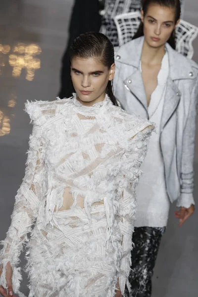 Paris France September Models Walk Runway Finale Balmain Show Part — Stock Photo, Image