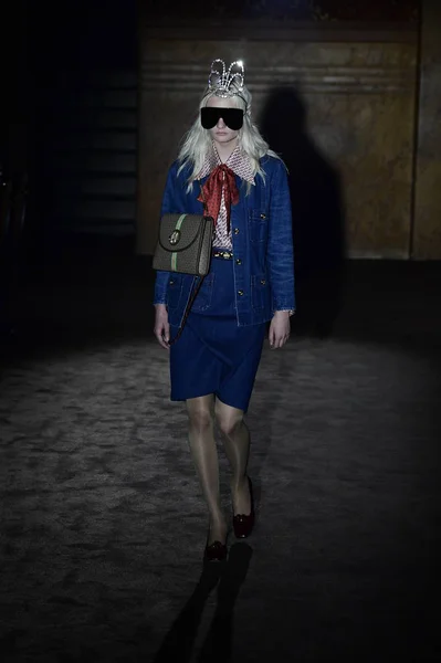 Paris France September Model Walks Runway Gucci Show Paris Fashion — Stock Photo, Image