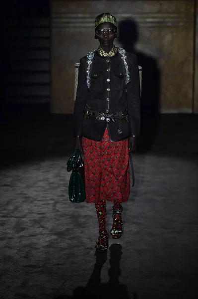 Paris França Setembro Modelo Caminha Passarela Desfile Gucci Durante Paris — Fotografia de Stock