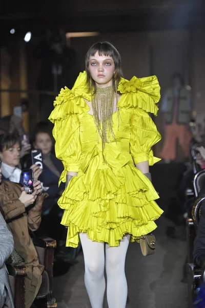 Paris Frankrike September Modell Går Banan Vid Gucci Showen Paris — Stockfoto