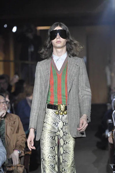 Paris França Setembro Modelo Caminha Passarela Desfile Gucci Durante Paris — Fotografia de Stock