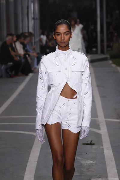 Paris France September Aiden Curtiss Walks Runway White Show Part — Stock Photo, Image