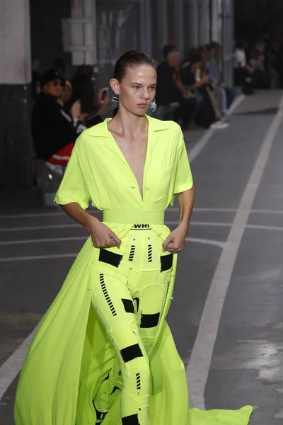 Paris Frankrijk September Julia Merkelbach Loopt Baan Tijdens Show Naturel — Stockfoto