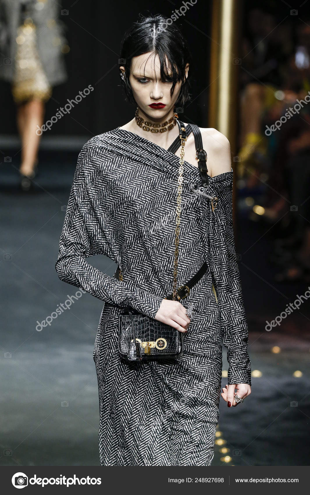 A model walks the runway during the Louis Vuitton Ready to Wear