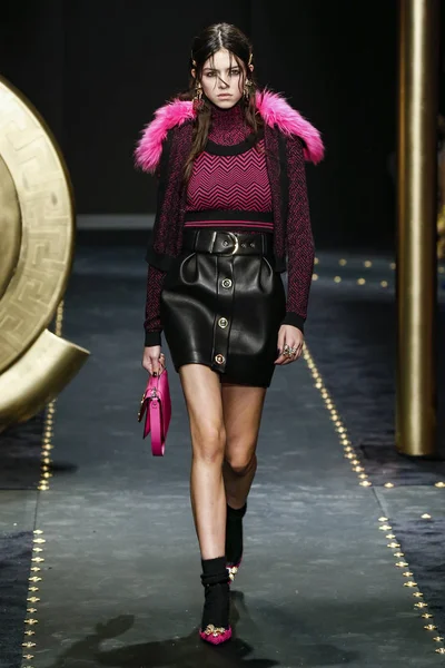 Milan Italy February Maria Miguel Walks Runway Versace Show Milan — Stock Photo, Image