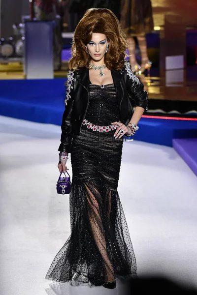 Milan Talya Şubat Bella Hadid Moschino Göstermek Milan Moda Hafta — Stok fotoğraf