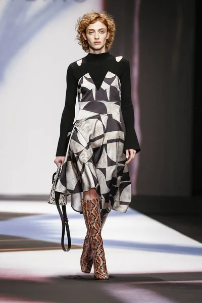 Milán Itálie Února Model Chodí Dráha Maryling Show Milan Fashion — Stock fotografie