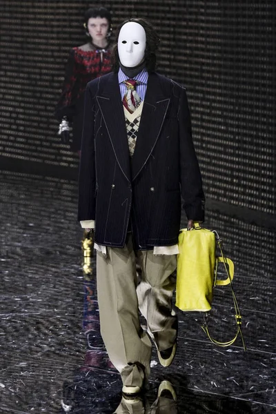 Milan Italy February Model Walks Runway Gucci Show Milan Fashion — Stock Photo, Image