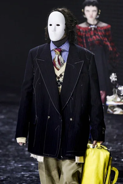 Milan Italy February Model Walks Runway Gucci Show Milan Fashion — Stock Photo, Image