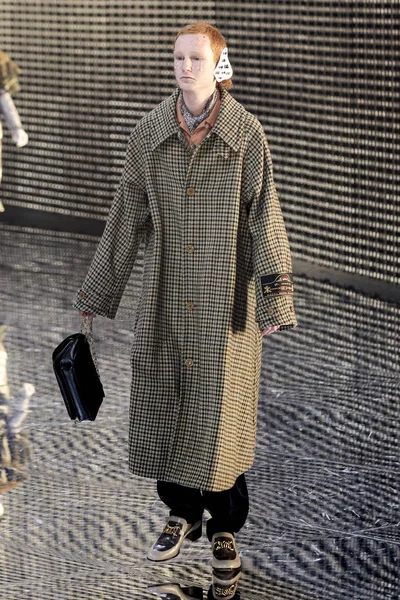 Milan Italy February Model Walks Runway Gucci Show Milan Fashion — Stock Photo, Image