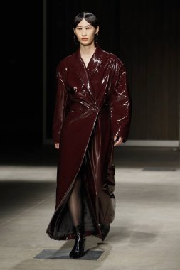 Milan, İtalya - Şubat 20: bir model yürür Ricostru hazır giyim sonbahar/kış 2019-2020 moda pist göstermek sırasında Milan moda hafta sonbahar/kış 2019/20 üzerinde 20 Şubat 2019, Milano, İtalya.