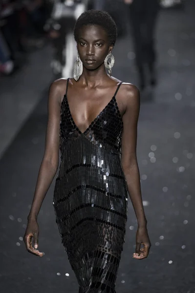 Milan Italy February Model Walks Runway Alberta Ferretti Show Milan — Stock Photo, Image