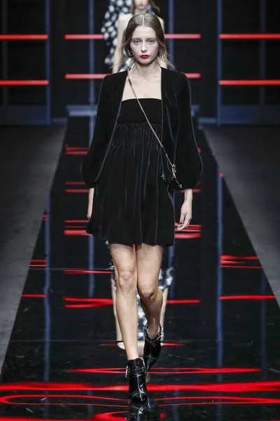 Milan Italy February Model Walks Runway Emporio Armani Show Milan — Stock Photo, Image