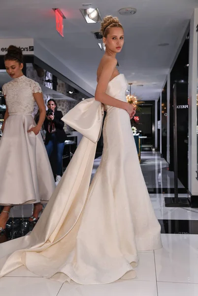 Milena Garbo가 2011 2019에 뉴욕에서 드레스를 2020 합니다 — 스톡 사진