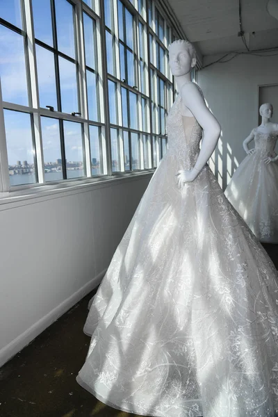 New York April Mannequins Algemene Sfeer Tijdens Nicole Door Pronovias — Stockfoto