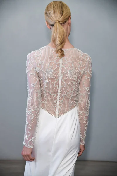 New York April Modell Utgör Allison Webb Våren 2020 Bridal — Stockfoto