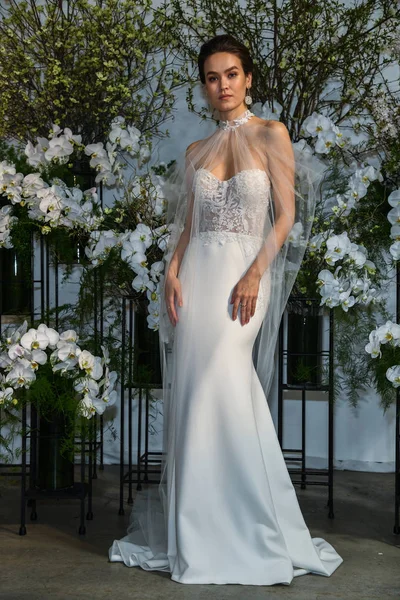 New York April Modell Utgör Anne Pråm Våren 2020 Bridal — Stockfoto