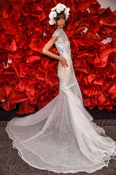New York April Modell Innebär Irina Shabayeva Bridal Spring 2020 — Stockfoto