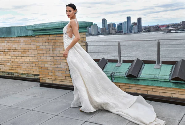 New York April Model Posing Ines Santo Spring 2020 Bridal — Stock Photo, Image