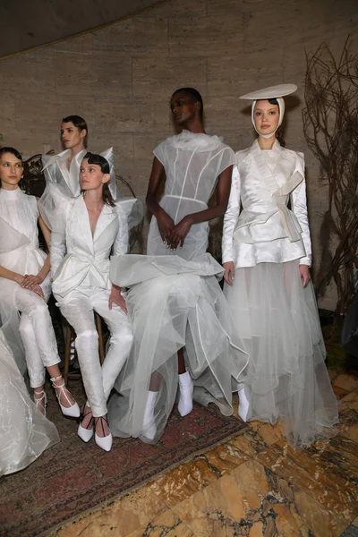 New York April Modeller Poserar Phuong Min Våren 2020 Modekollektion — Stockfoto