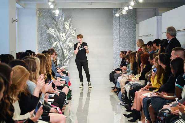 New York April Creative Director Don Oneill Making Speach Runway — Stock Photo, Image