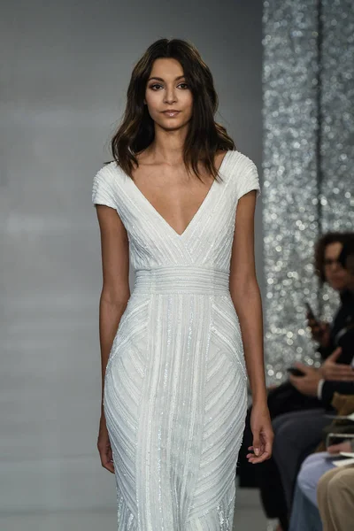 New York April Model Walks Runway Theia Spring 2020 Fashion — Stock Photo, Image