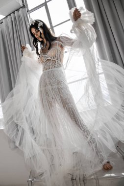 New York, Ny - 14 Nisan: Galia Lahav Bahar sırasında poz bir model 2020 New York Moda Haftası'nda gelinlik moda sunumu: Gelinlik Nisan'da 14, 2019 Nyc.