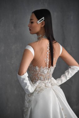 New York, Ny - 14 Nisan: Galia Lahav Bahar sırasında poz bir model 2020 New York Moda Haftası'nda gelinlik moda sunumu: Gelinlik Nisan'da 14, 2019 Nyc.