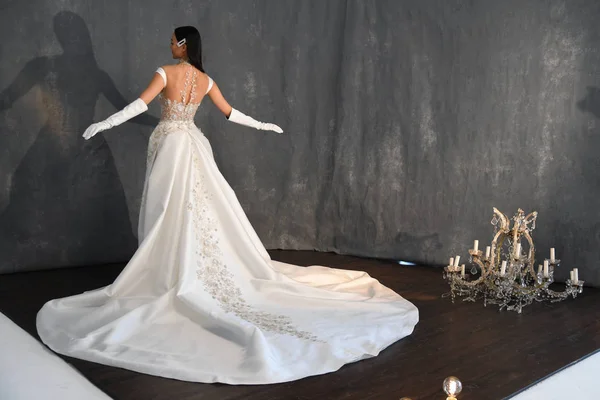 New York April Modell Poserar Galia Lahav Våren 2020 Bridal — Stockfoto