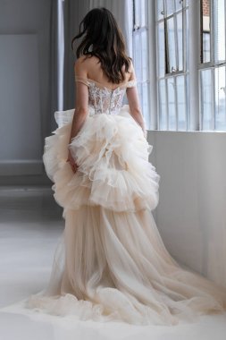 New York, Ny - 14 Nisan: Galia Lahav Bahar sırasında poz bir model 2020 New York Moda Haftası'nda gelinlik moda sunumu: Gelinlik Nisan'da 14, 2019 Nyc.