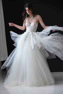 New York, Ny - 14 Nisan: Galia Lahav Bahar sırasında poz bir model 2020 New York Moda Haftası'nda gelinlik moda sunumu: Gelinlik Nisan'da 14, 2019 Nyc.