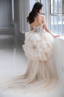 New York, Ny - 14 Nisan: Galia Lahav Bahar sırasında poz bir model 2020 New York Moda Haftası'nda gelinlik moda sunumu: Gelinlik Nisan'da 14, 2019 Nyc.