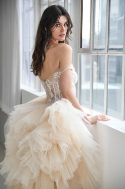 New York, Ny - 14 Nisan: Galia Lahav Bahar sırasında poz bir model 2020 New York Moda Haftası'nda gelinlik moda sunumu: Gelinlik Nisan'da 14, 2019 Nyc.