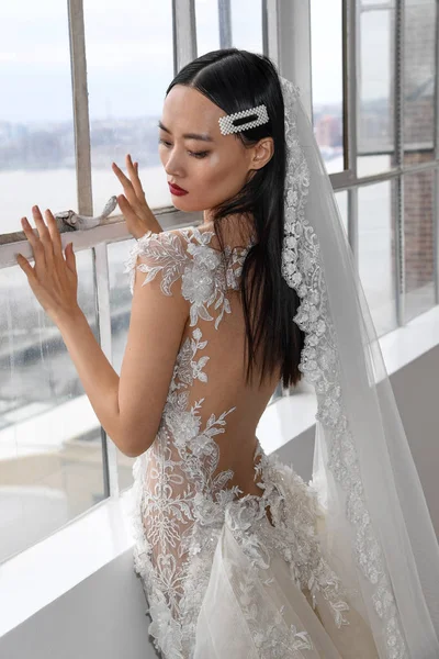 ニューヨーク ニューヨーク 4月14日 ニューヨークファッションウィークでガリアラハフ春2020ブライダルファッションプレゼンテーション中にポーズをとるモデル 2019年4月14日 ニューヨークでブライダル — ストック写真
