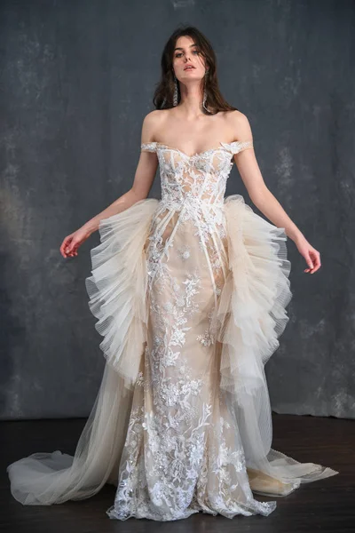 New York April Modell Poserar Galia Lahav Våren 2020 Bridal — Stockfoto