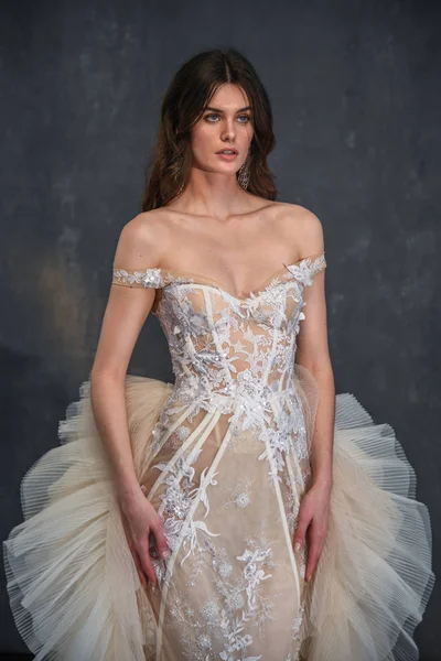 New York Április Modell Jelentő Során Galia Lahav Tavasz 2020 — Stock Fotó