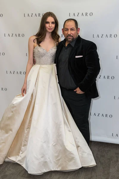 New York April Designer Model Posing Lazaro Spring 2020 Bridal — Stock Photo, Image