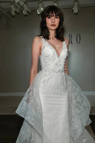 New York Április Modell Pózol Során Lazaro Tavasz 2020 Menyasszonyi — Stock Fotó