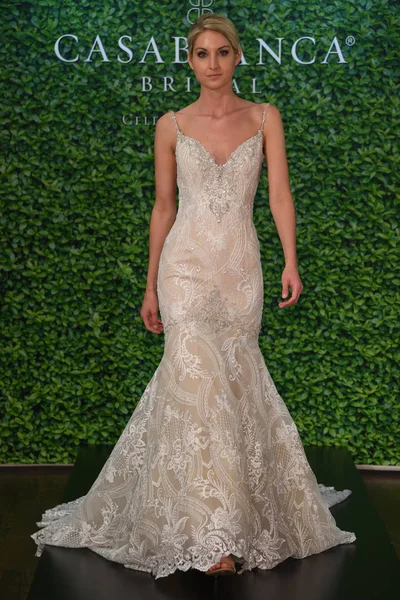 New York April Modell Poserar Casablanca Våren 2020 Bridal Fashion — Stockfoto