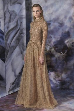 New York, Ny - 10 Şubat: Model Şubat'ta New York Moda Haftası sırasında J. Mendel sunumu için poz lar 10, 2019 Nyc.