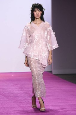 New York, Ny - 10 Şubat: Bir model Nyfw sırasında Lanyu defile için pist yürüyor: Şubat'ta Industria Studios Gösterir 10, 2019 Nyc