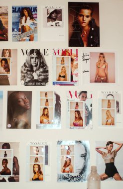 HOLYWOOD, CA - 16 Kasım 2006 'da Hollywood, CA' da Victoria 's Secret 2006 Moda Show' da Model Compcard - Kodak Tiyatrosu 'nda sahne arkası