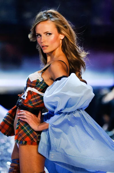 Hollywood November Natasha Poly Walks Runway Victoria Secret Fashion Show — Stock Photo, Image