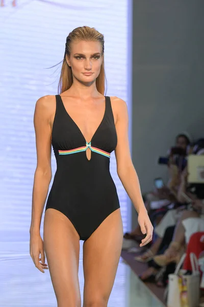 Miami Beaca Florida July Model Walk Runway Gottex 2020 Runway — 스톡 사진