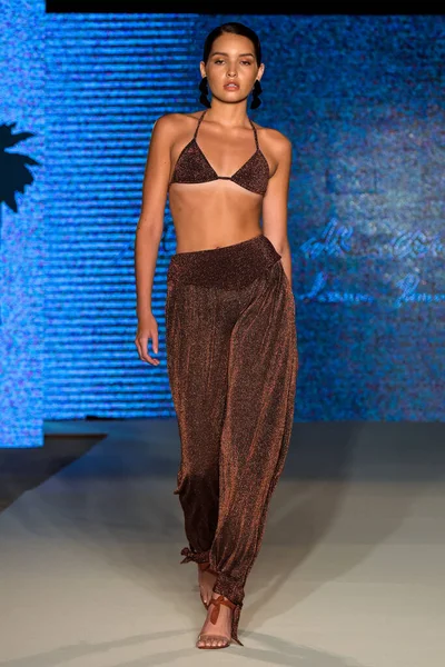 Miami July Model Walks Runway Aqua Coco Show Planet Fashion — Stock Photo, Image