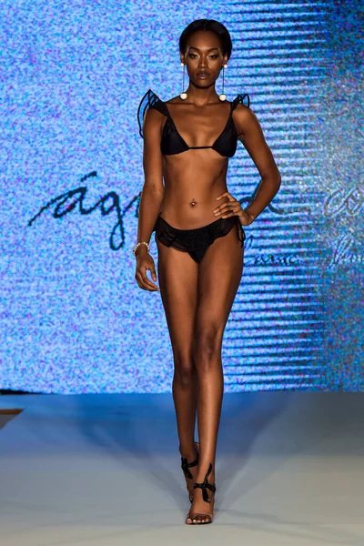 Miami Juli Een Modelloopbaan Aqua Coco Show Planet Fashion Show — Stockfoto