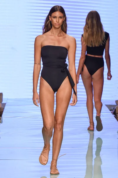 Temmuz 2019 Miami Florida Wave Moda Yüzme Haftası Sırasında Amahlia — Stok fotoğraf