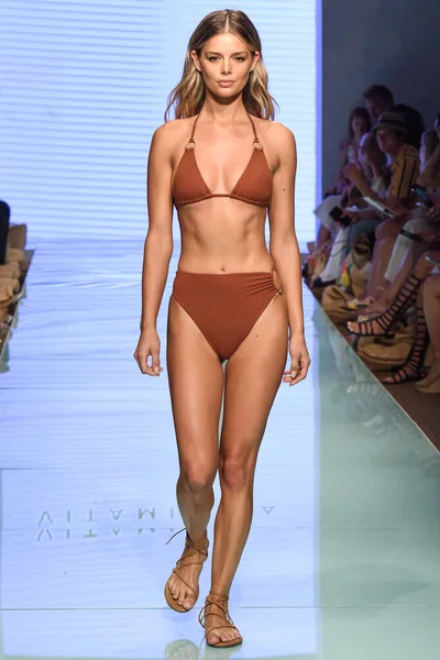 Miami July Model Walks Runway Vitamin Amahlia Stevens Show Wave — Stock Photo, Image